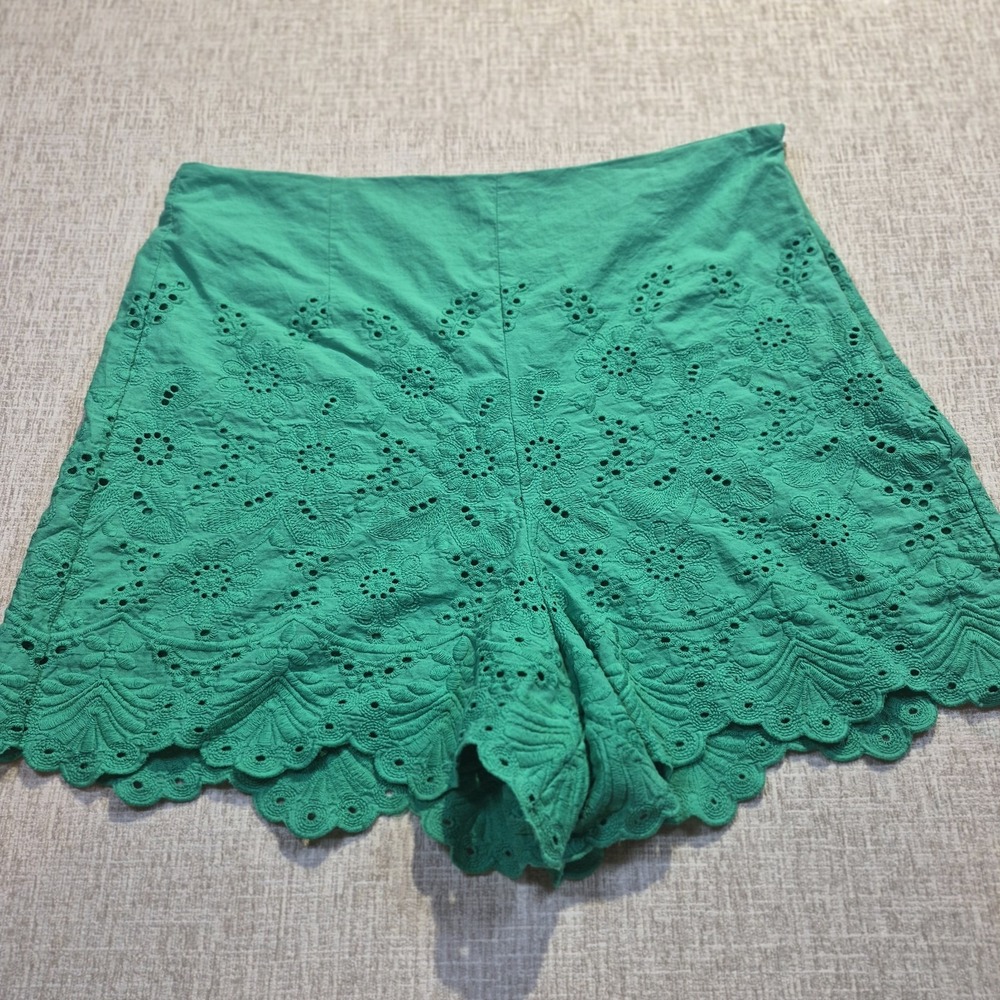 Draper James Green Floral Embroidered Eyelet Shorts W/ Scallop Hem Size 16